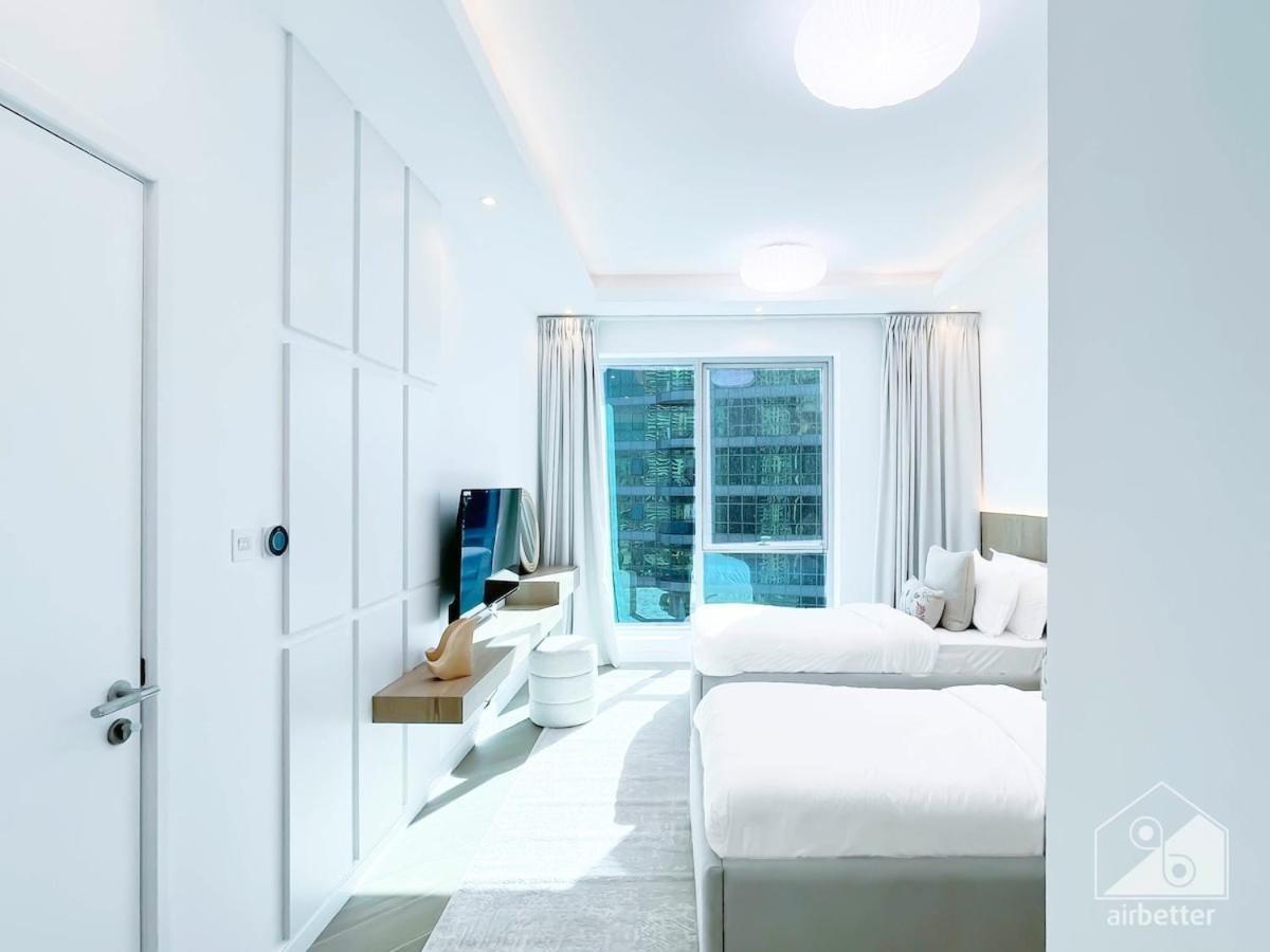 Spacious 2b With Full Marina Views - Delphine Apartment