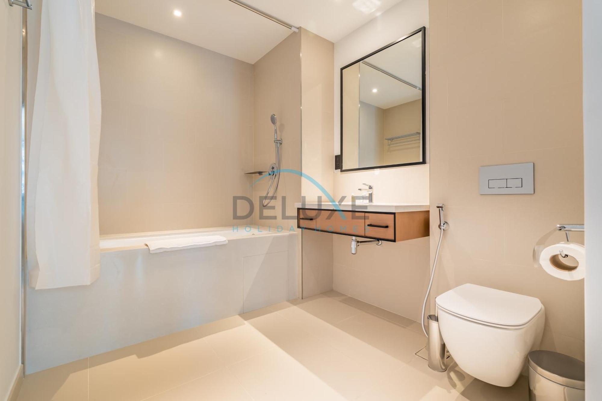 Contemporary 2br With Huge Balcony