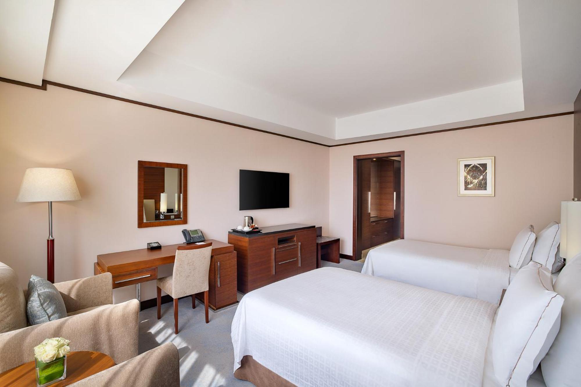 Grand Millennium Hotel 5*