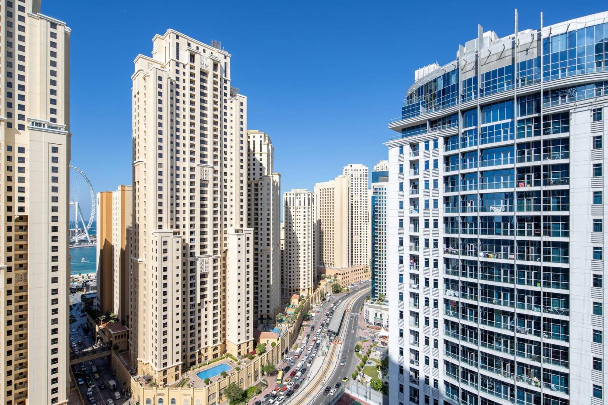 Frank Porter - Sparkle Tower 1 Apartment