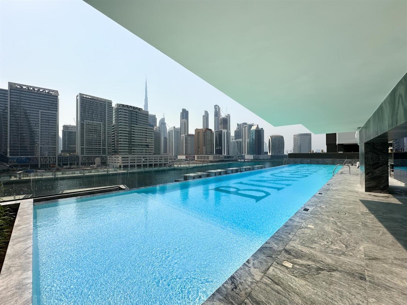 Trophy - Santorini Burjkhalifa & Canal Views Sofa Bed *