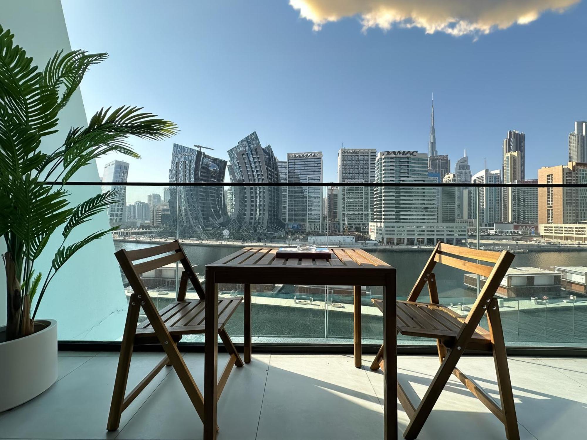 Trophy - Santorini Burjkhalifa & Canal Views Sofa Bed Apartment Dubai