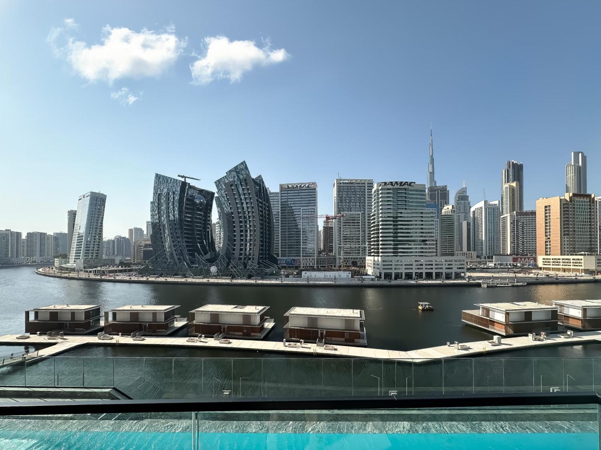 Trophy - Santorini Burjkhalifa & Canal Views Sofa Bed Dubai