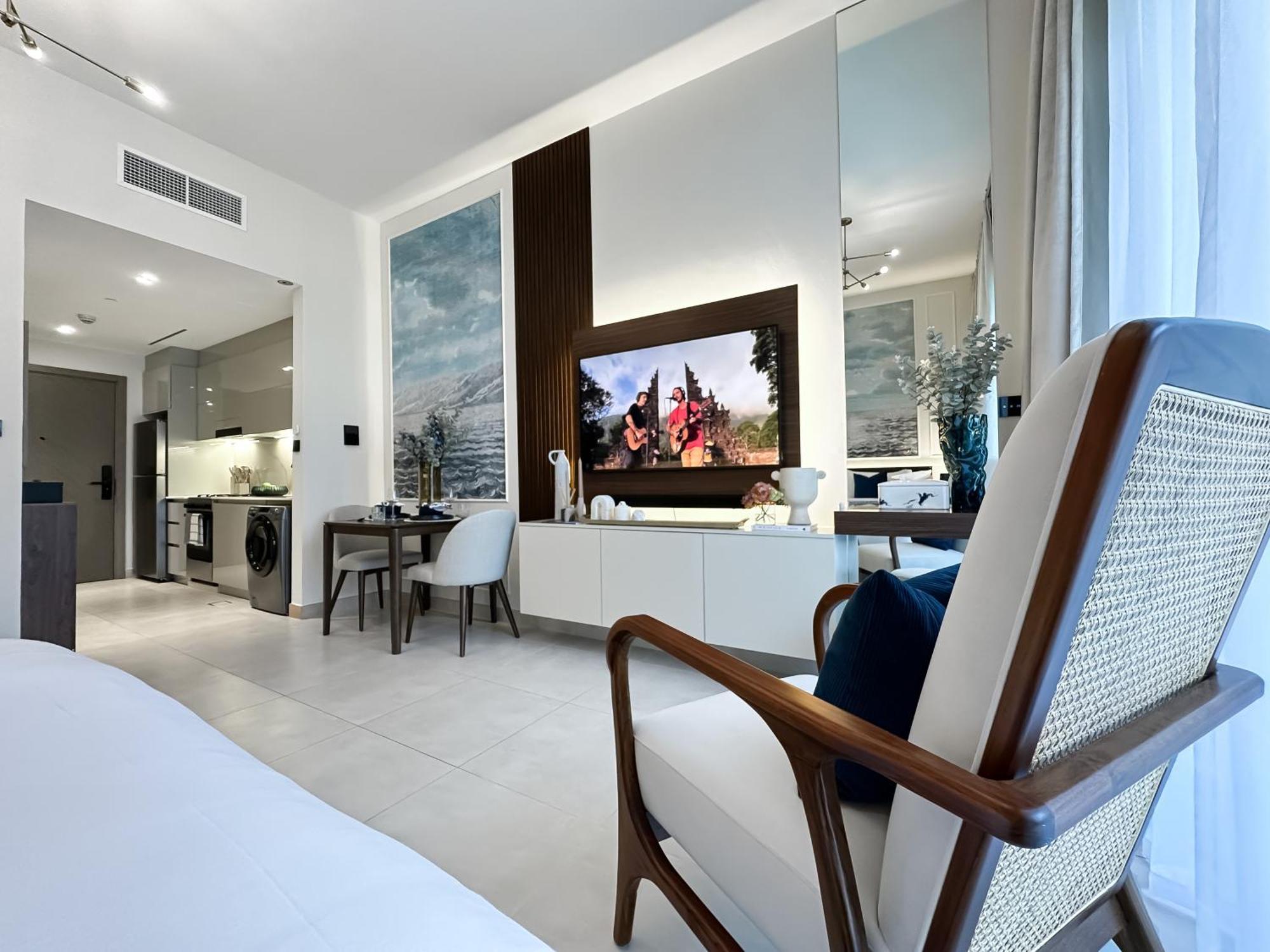 Trophy - Santorini Burjkhalifa & Canal Views Sofa Bed Dubai