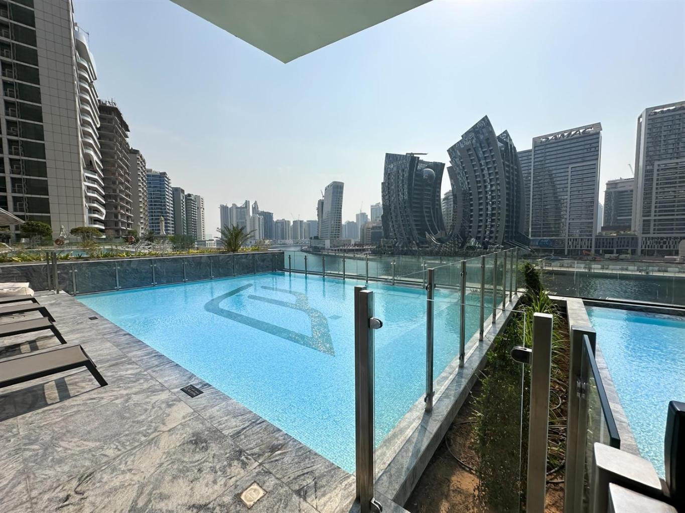 Trophy - Santorini Burjkhalifa & Canal Views Sofa Bed Apartment