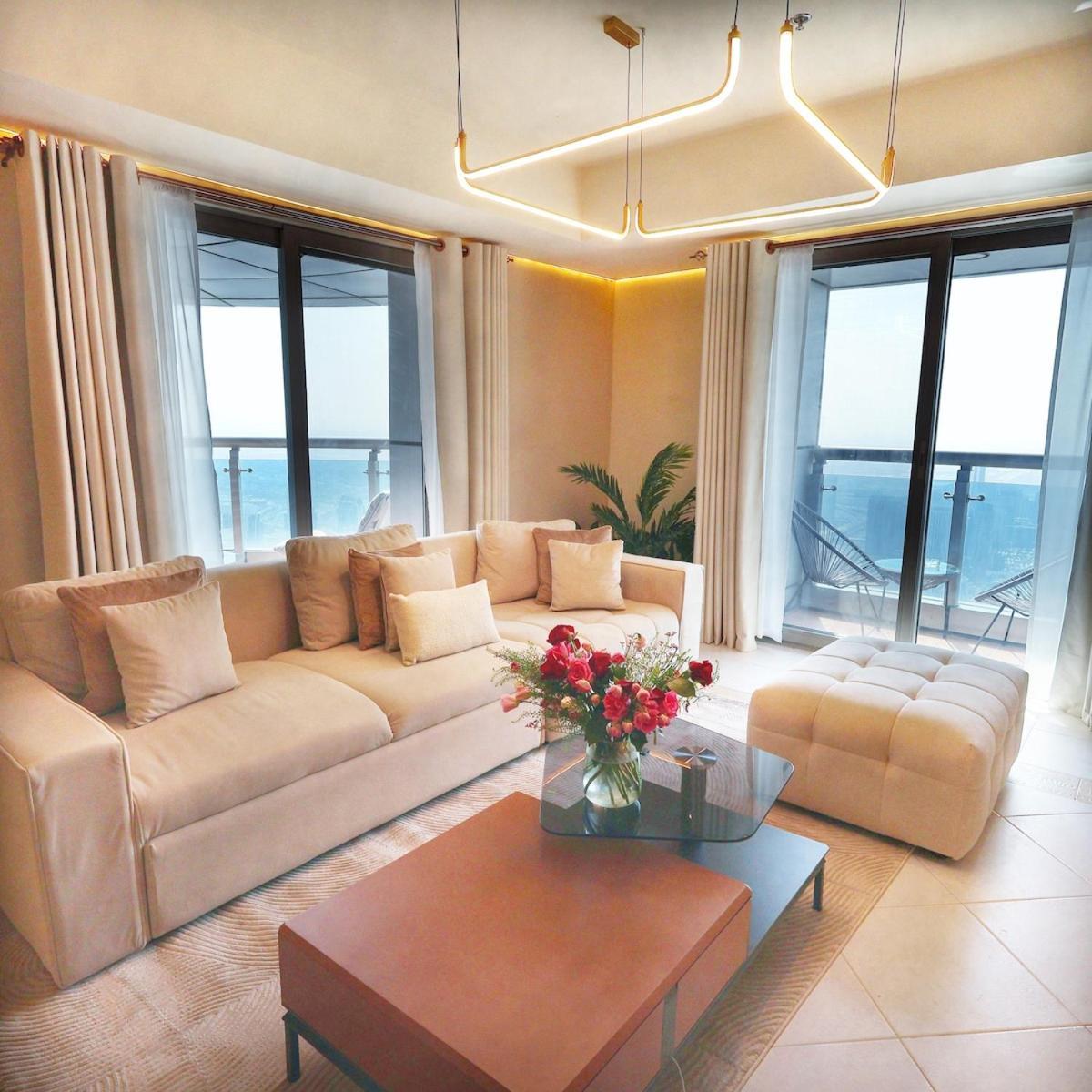 Apartment Skyline Sanctuary On The 82Nd