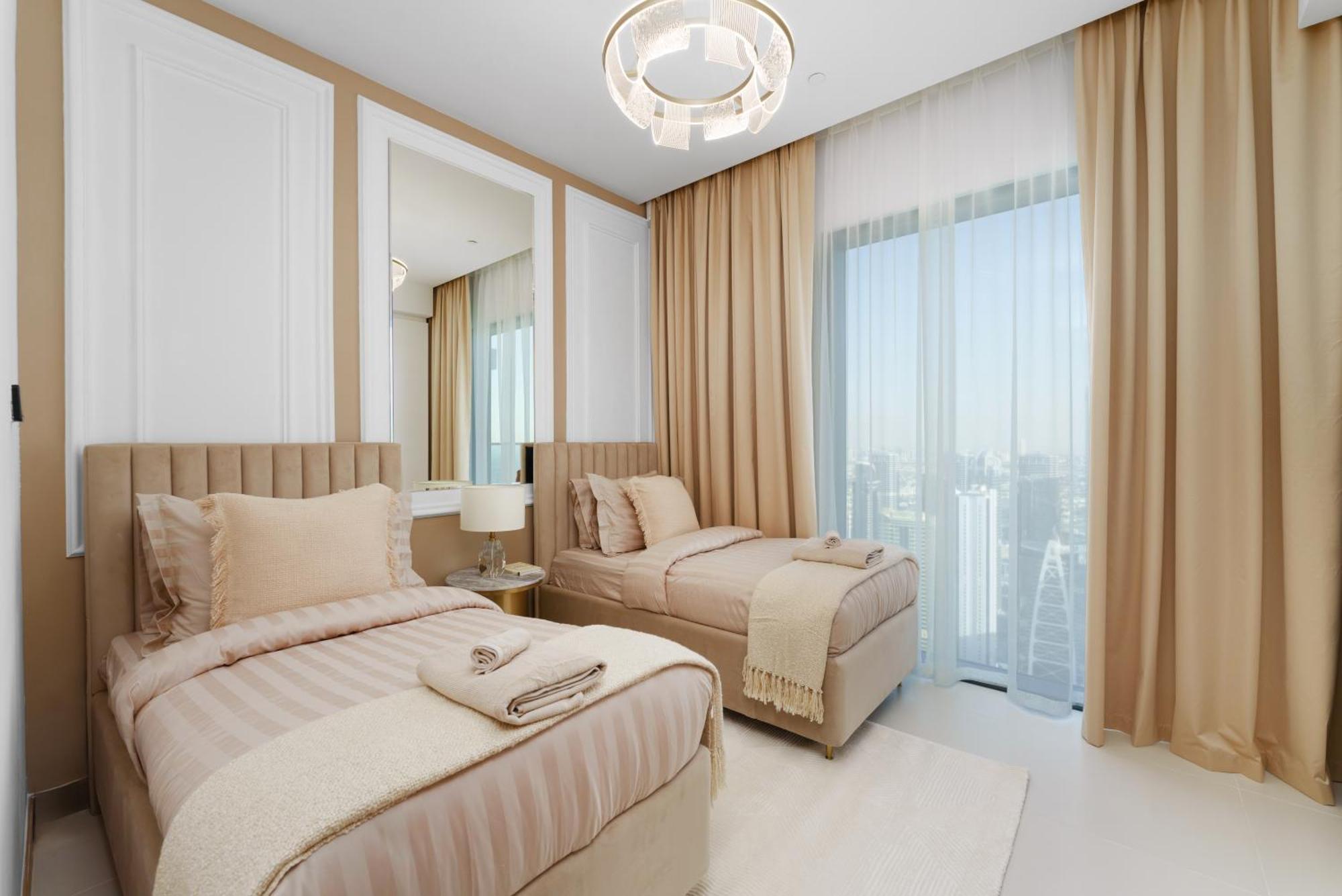 Marcopolo - Surreal Eye, Sea & Marina Views Premium 4br Apartment