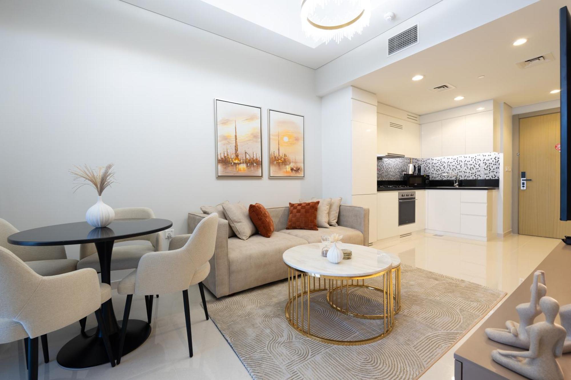 Keyrock Living - Oasis With Balcony Views Apartment *
