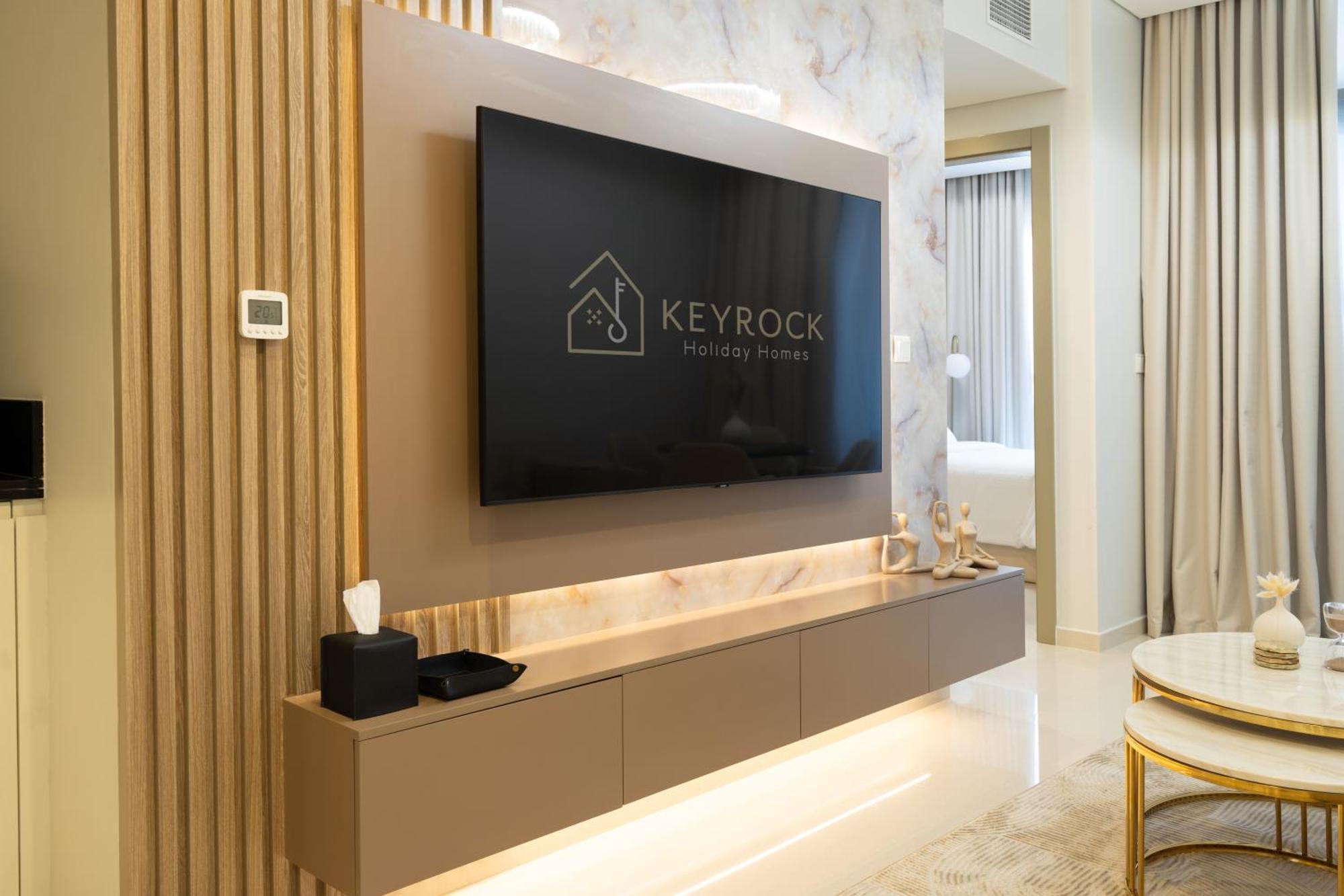 Apartment Keyrock Living - Oasis With Balcony Views