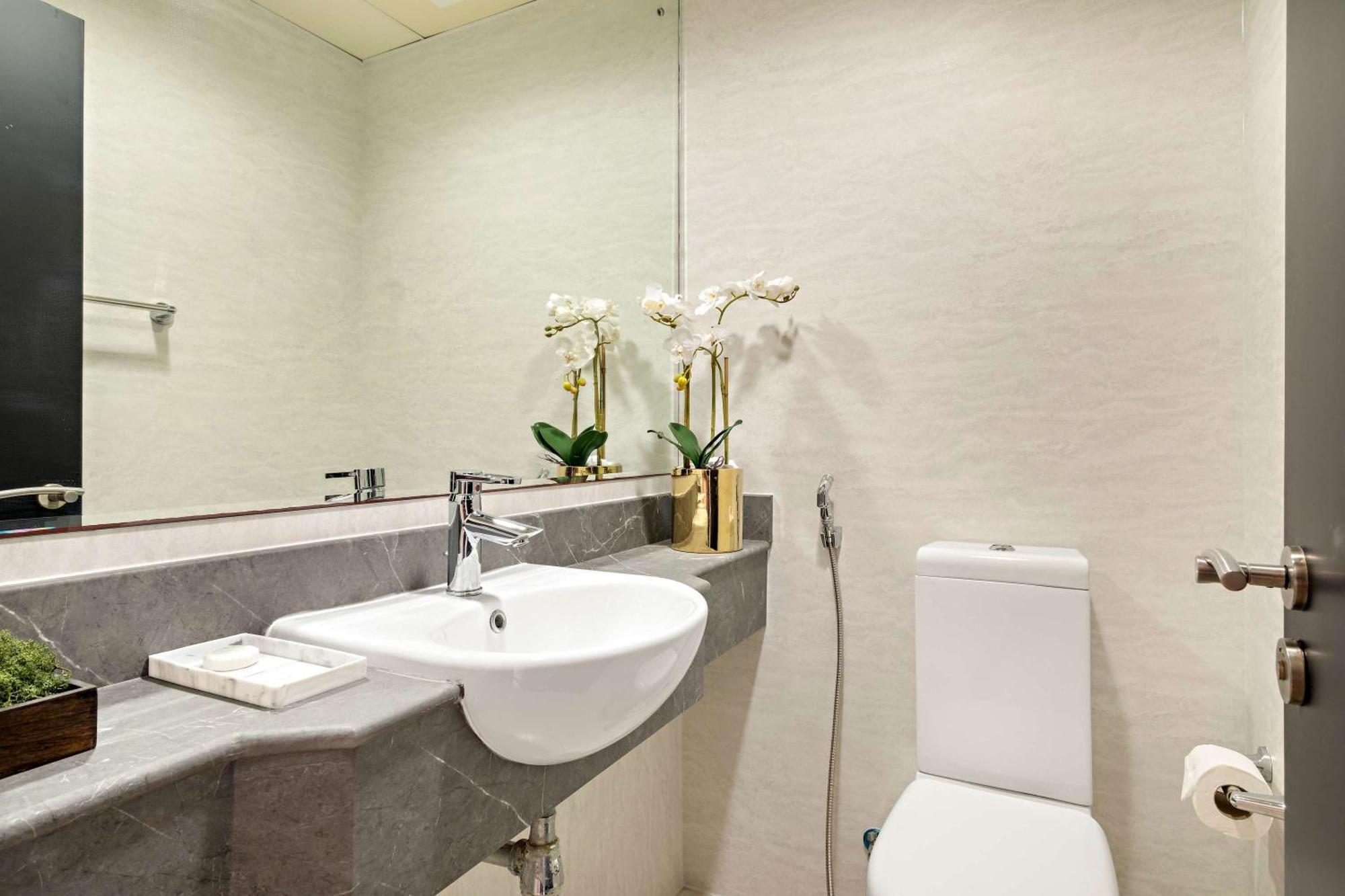 Silkhaus Modern 1bdr Near Almas In East * Dubai