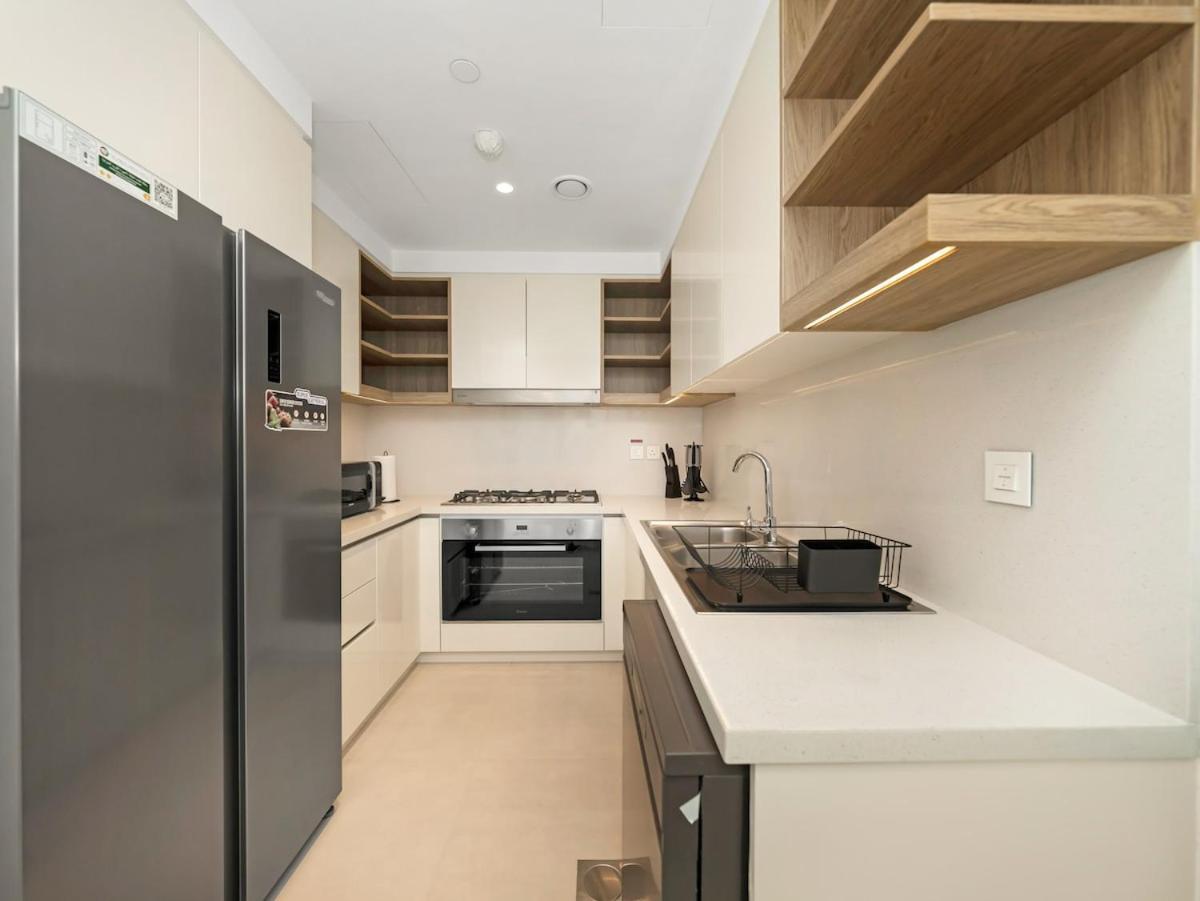 Apartment New Luxurious 4br With Burj Khalifa & Fountain View Near Difc *