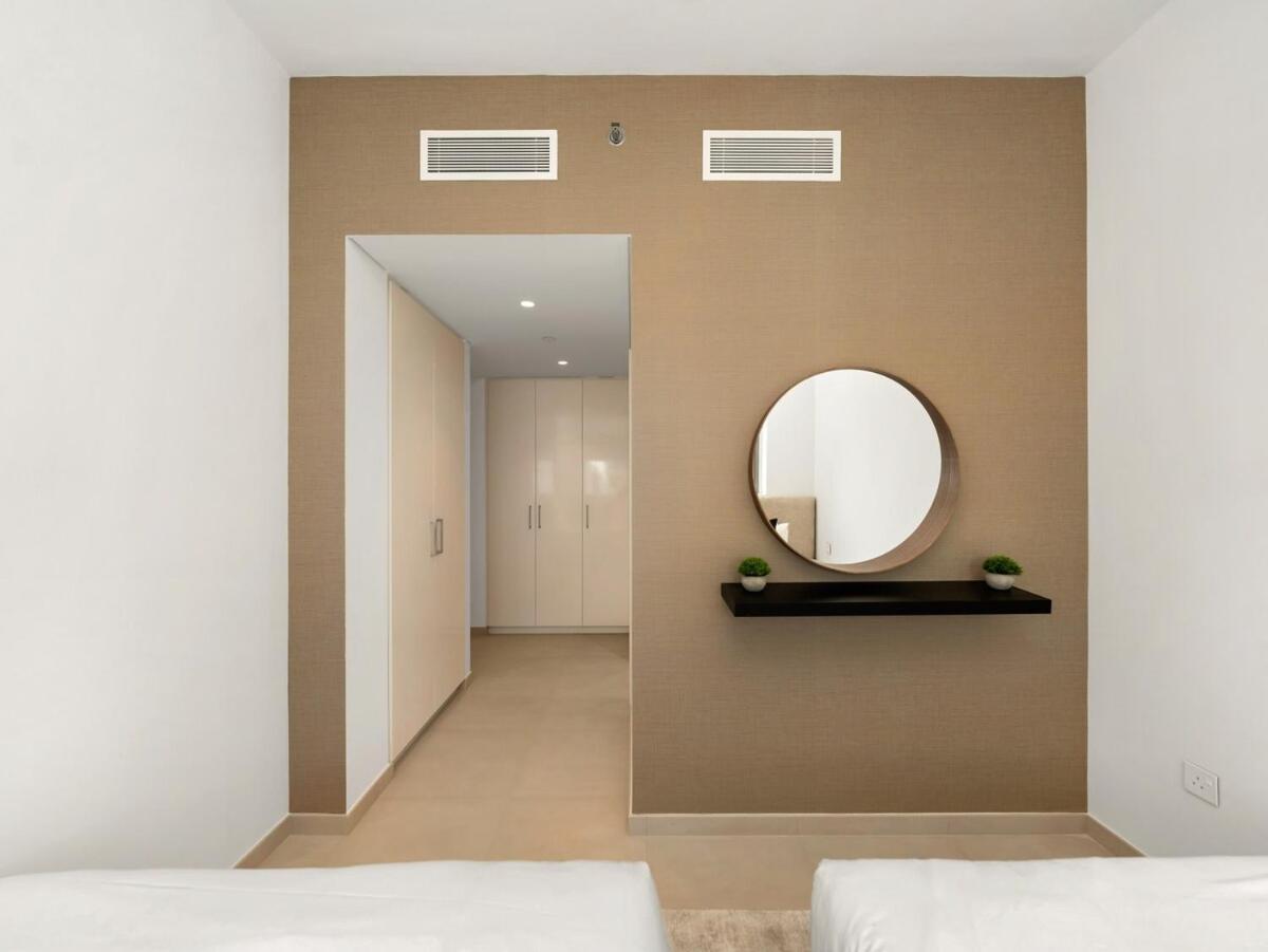 Apartment New Luxurious 4br With Burj Khalifa & Fountain View Near Difc Dubai