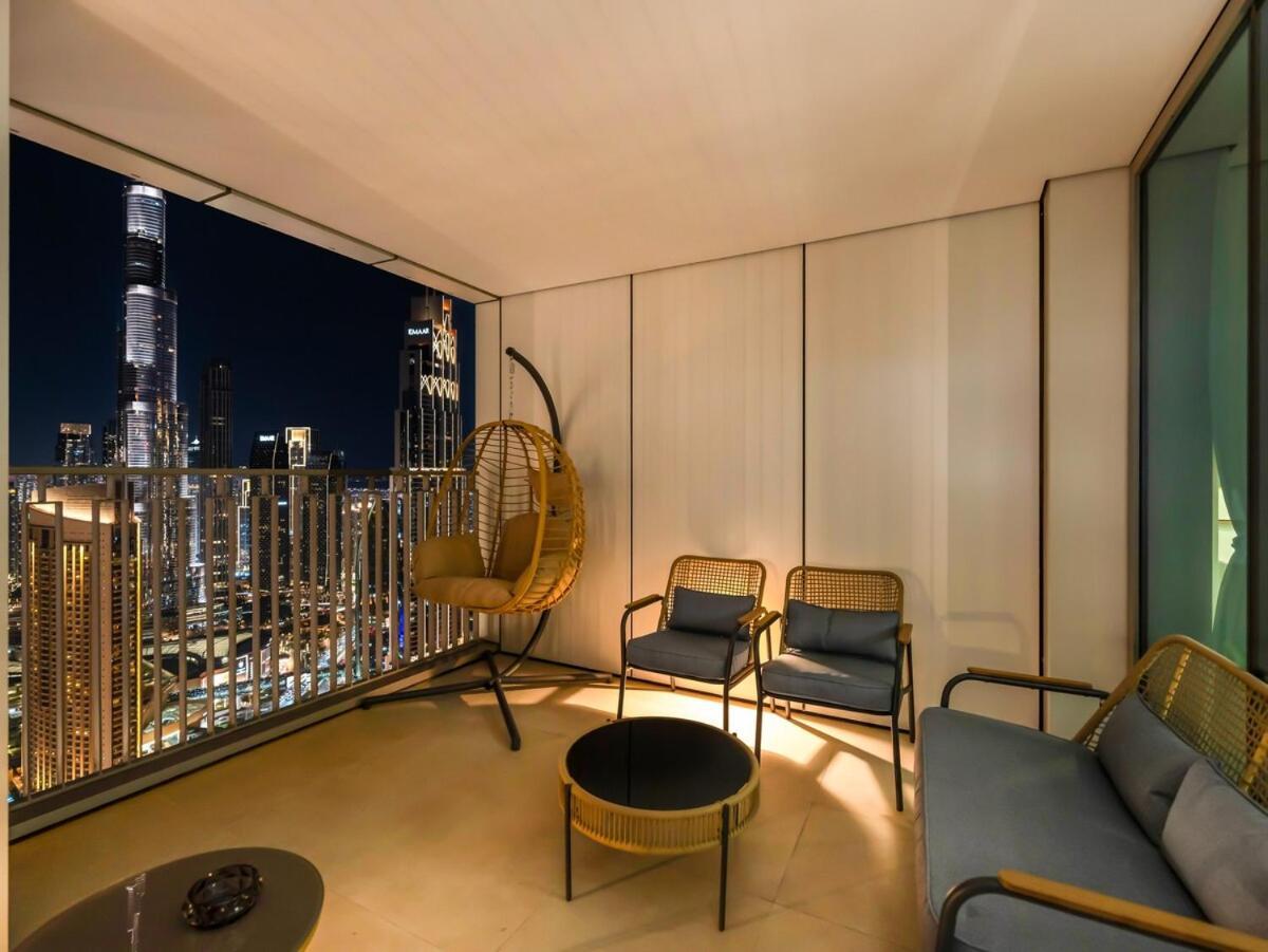 New Luxurious 4br With Burj Khalifa & Fountain View Near Difc *