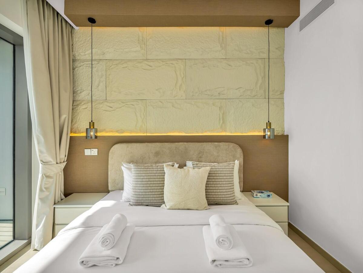 New Luxurious 4br With Burj Khalifa & Fountain View Near Difc Apartment *