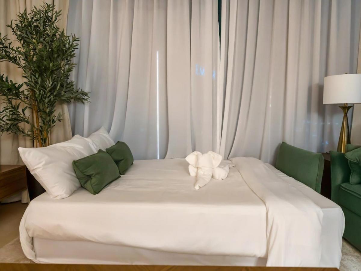 New Luxurious 4br With Burj Khalifa & Fountain View Near Difc Apartment Dubai