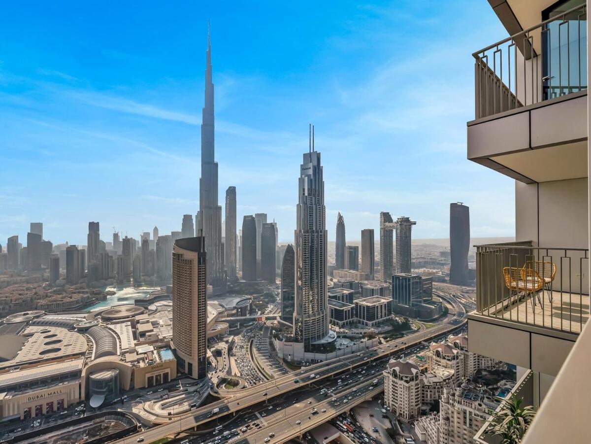 New Luxurious 4br With Burj Khalifa & Fountain View Near Difc *