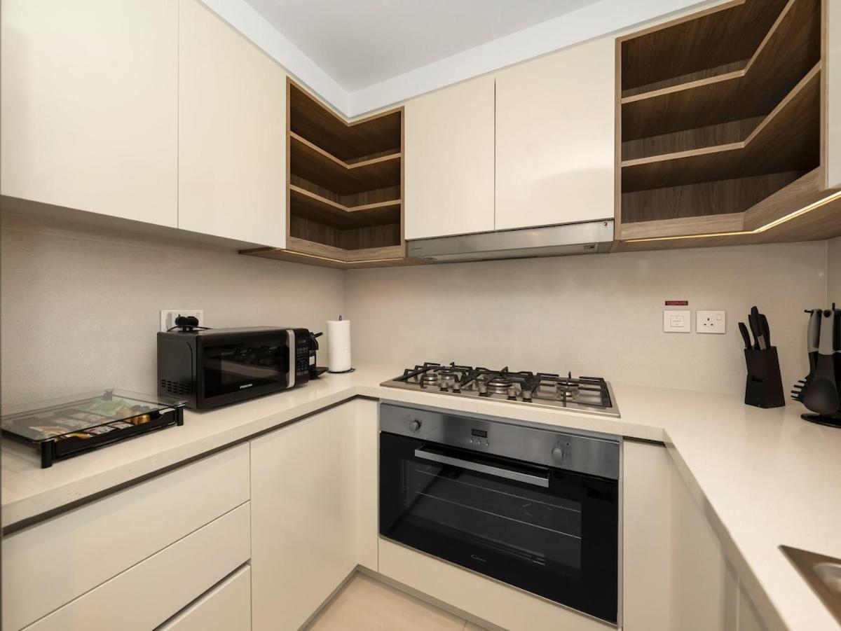 Apartment New Luxurious 4br With Burj Khalifa & Fountain View Near Difc