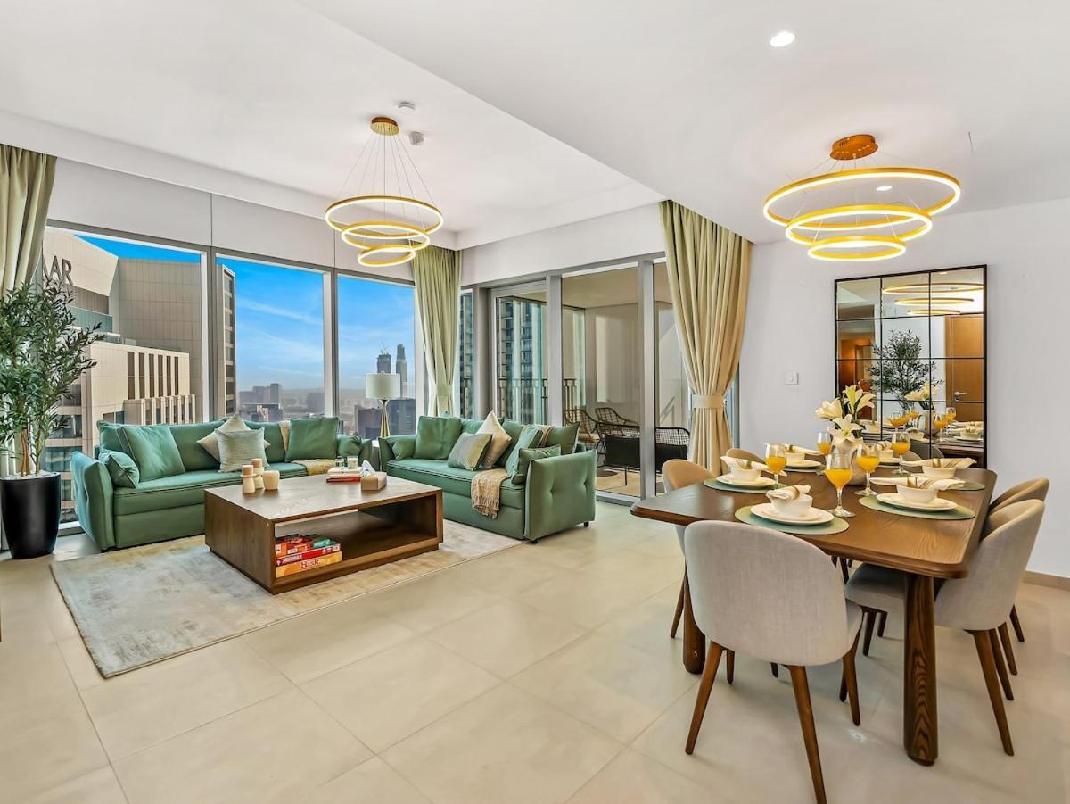 New Luxurious 4br With Burj Khalifa & Fountain View Near Difc