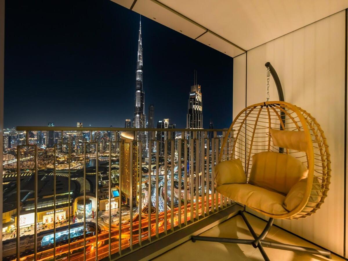 New Luxurious 4br With Burj Khalifa & Fountain View Near Difc *