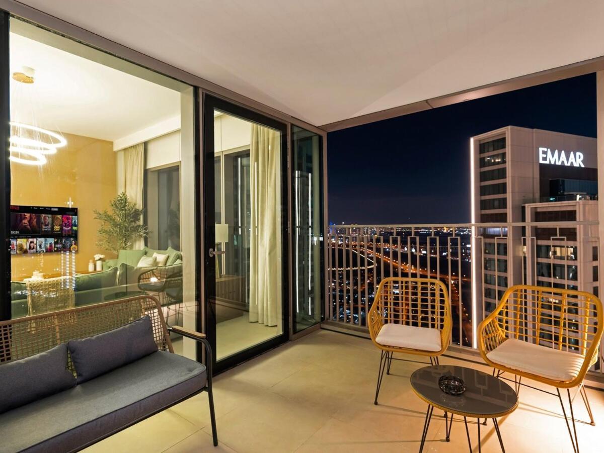 New Luxurious 4br With Burj Khalifa & Fountain View Near Difc