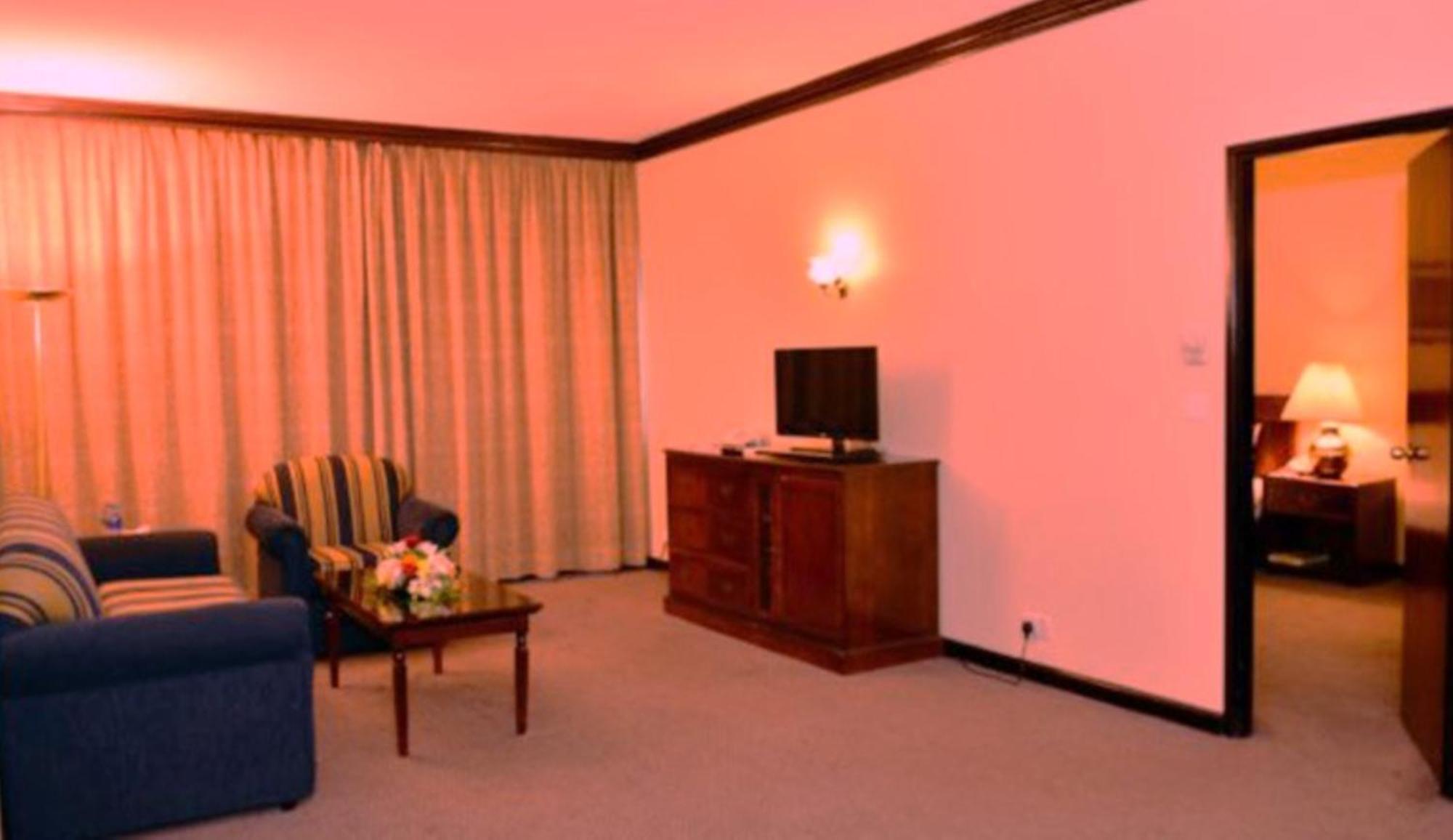 Hotel Rolla -former J5 Bur