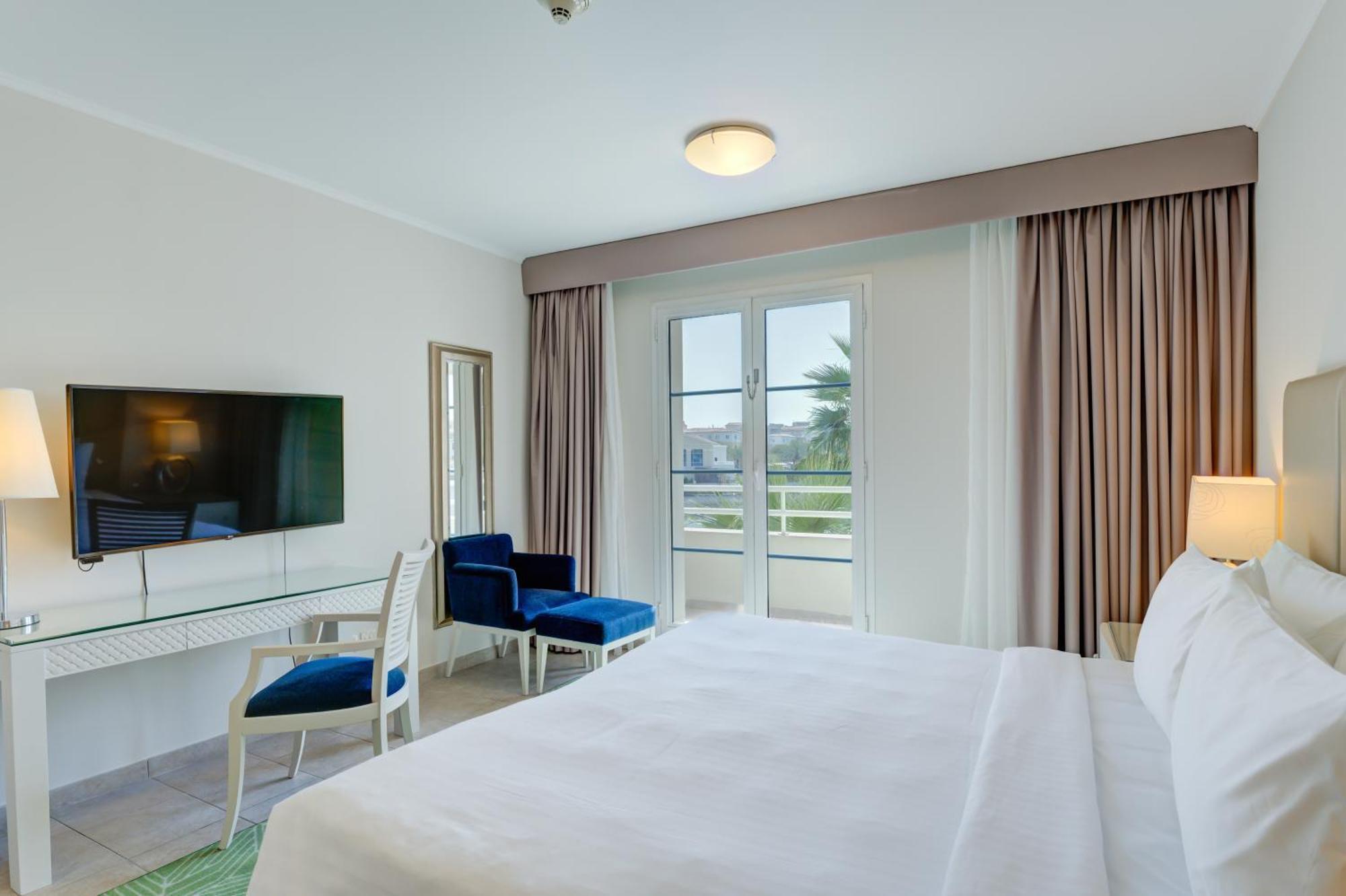 Millennium Lakeview Formerly Copthorne Lakeview Executive 4* Dubai
