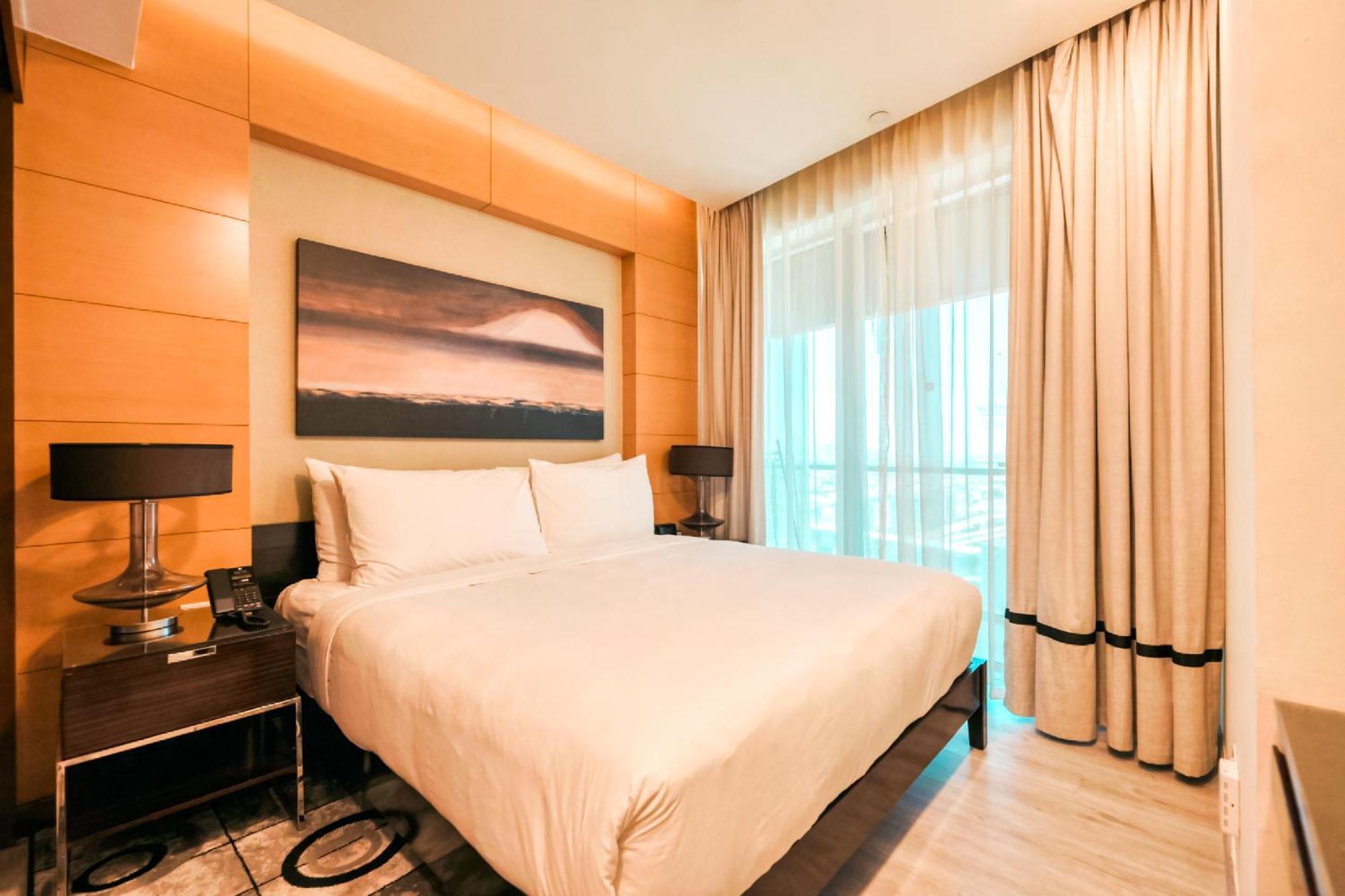 Emaar Fashion Avenue One Bedroom - Formerly Address Mall Four Apple Homes *