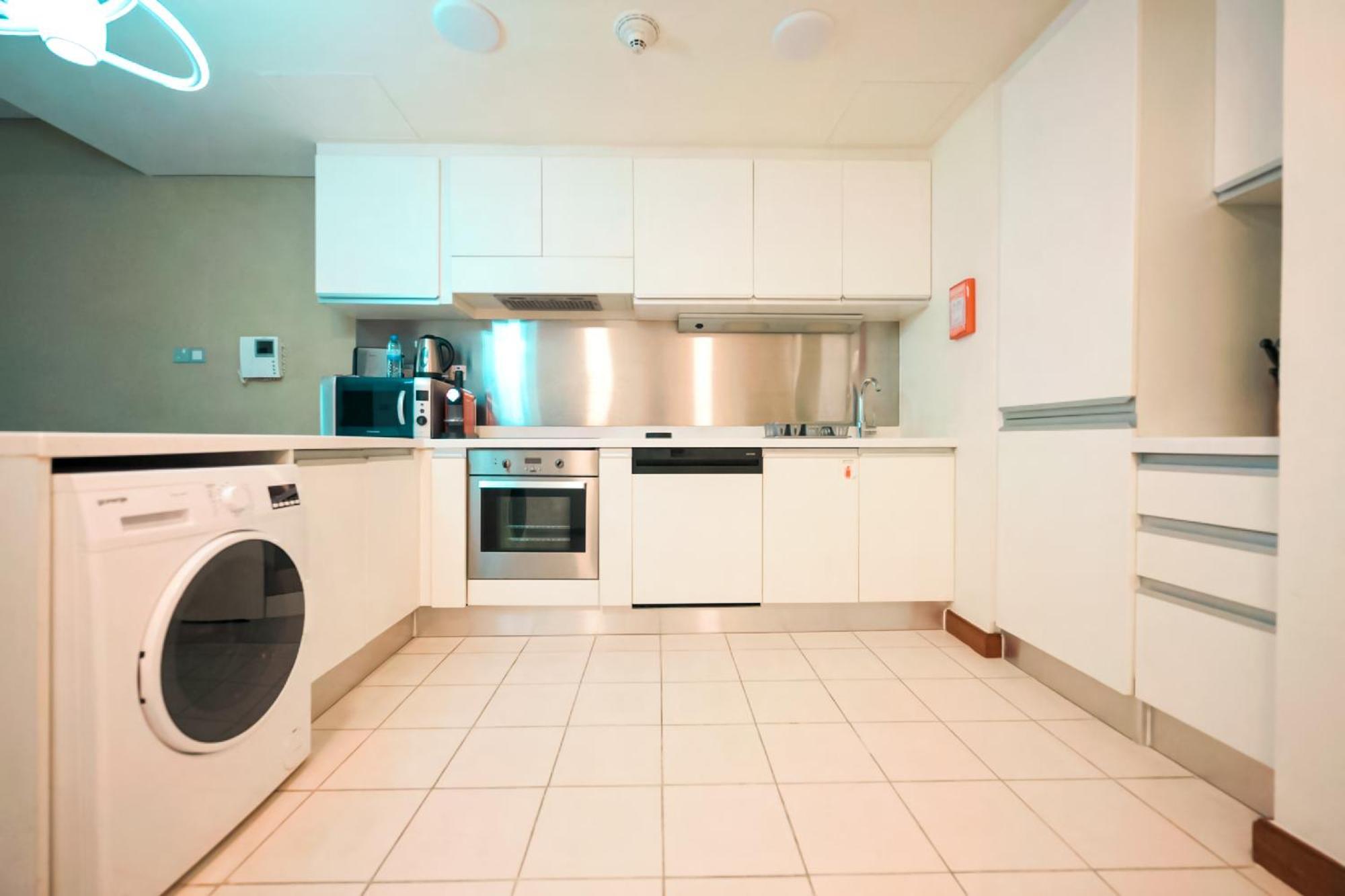 Emaar Fashion Avenue One Bedroom - Formerly Address Mall Four Apple Homes