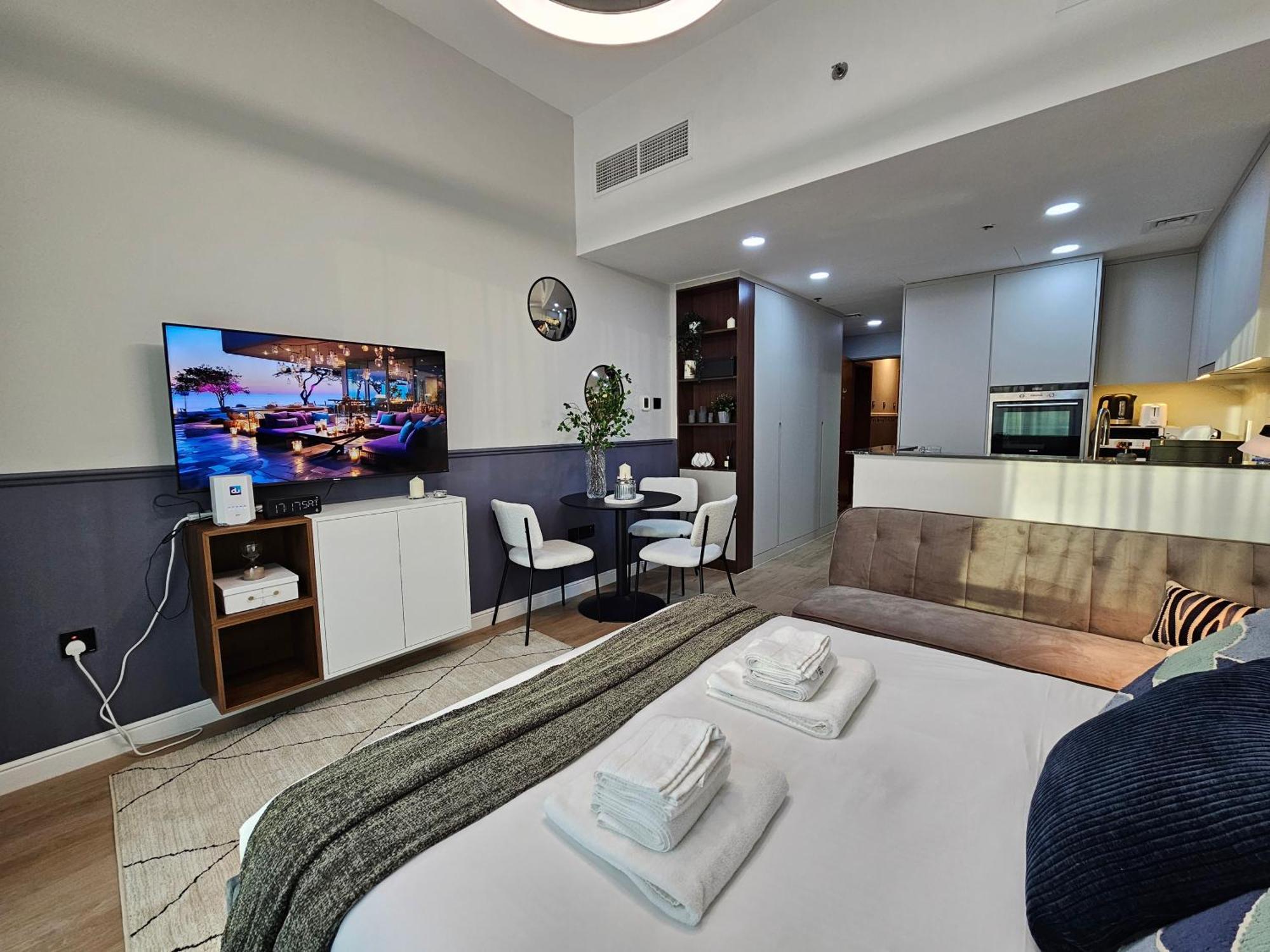 Cozy - Marina - 5 Min To And Metro Apartment *