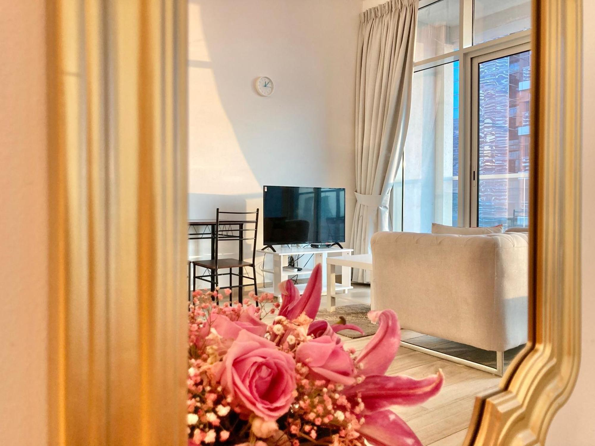 Apartment Western One For Rent In Marina Dubai