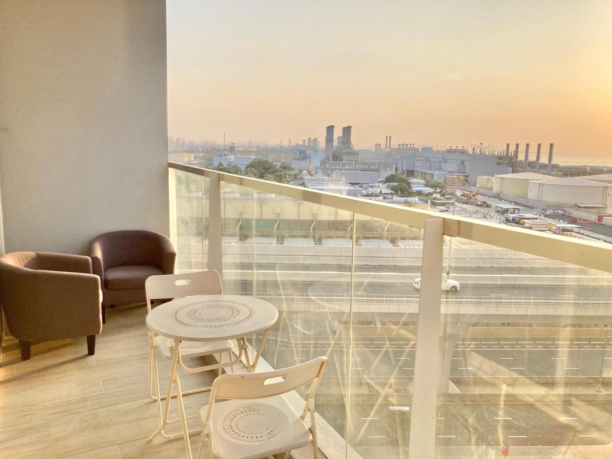 Western One For Rent In Marina