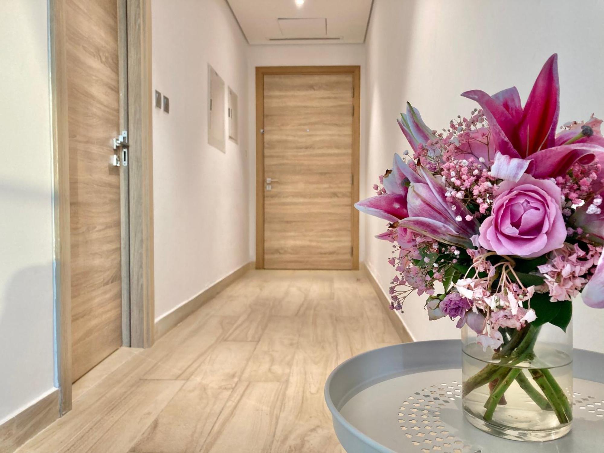 Apartment Western One For Rent In Marina *