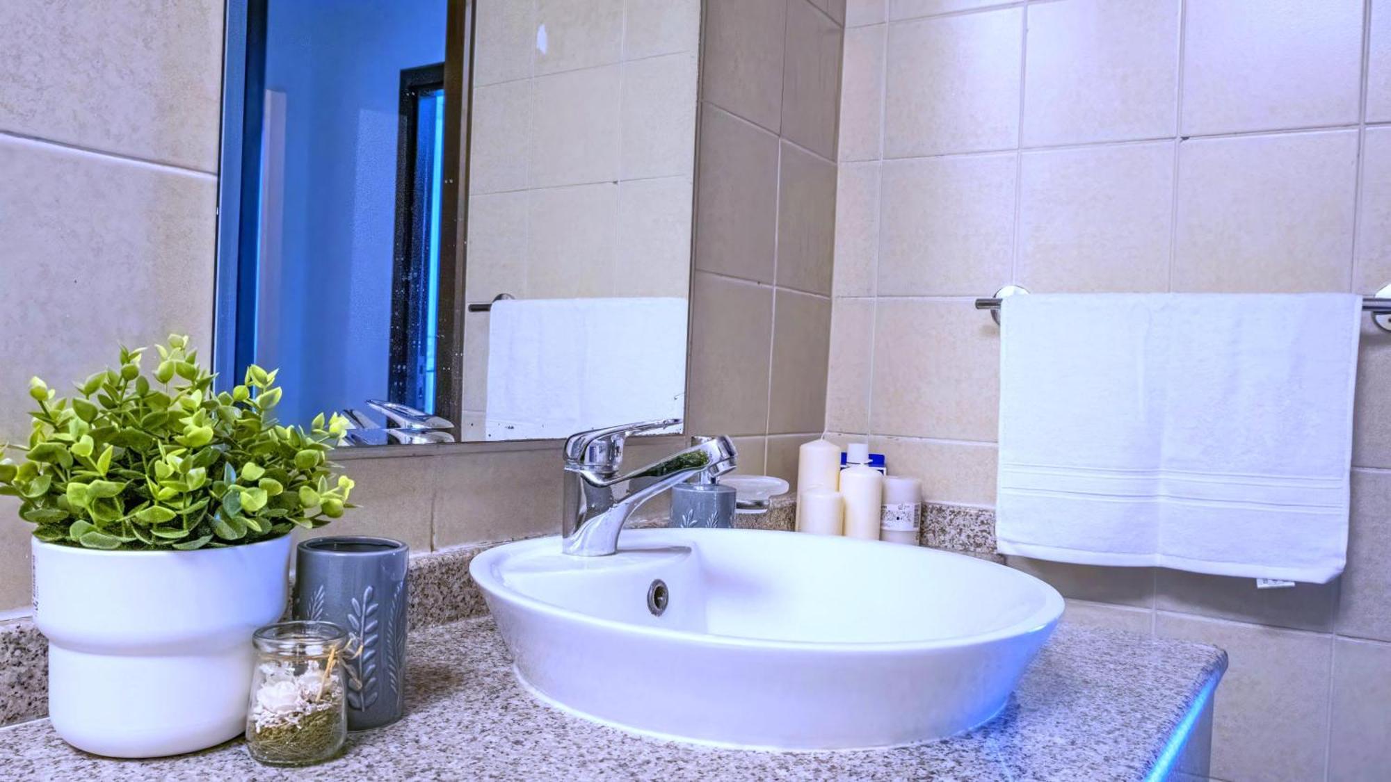Apartment Marina Majesty- Homely & Cozy 2br, Canalview, Location *