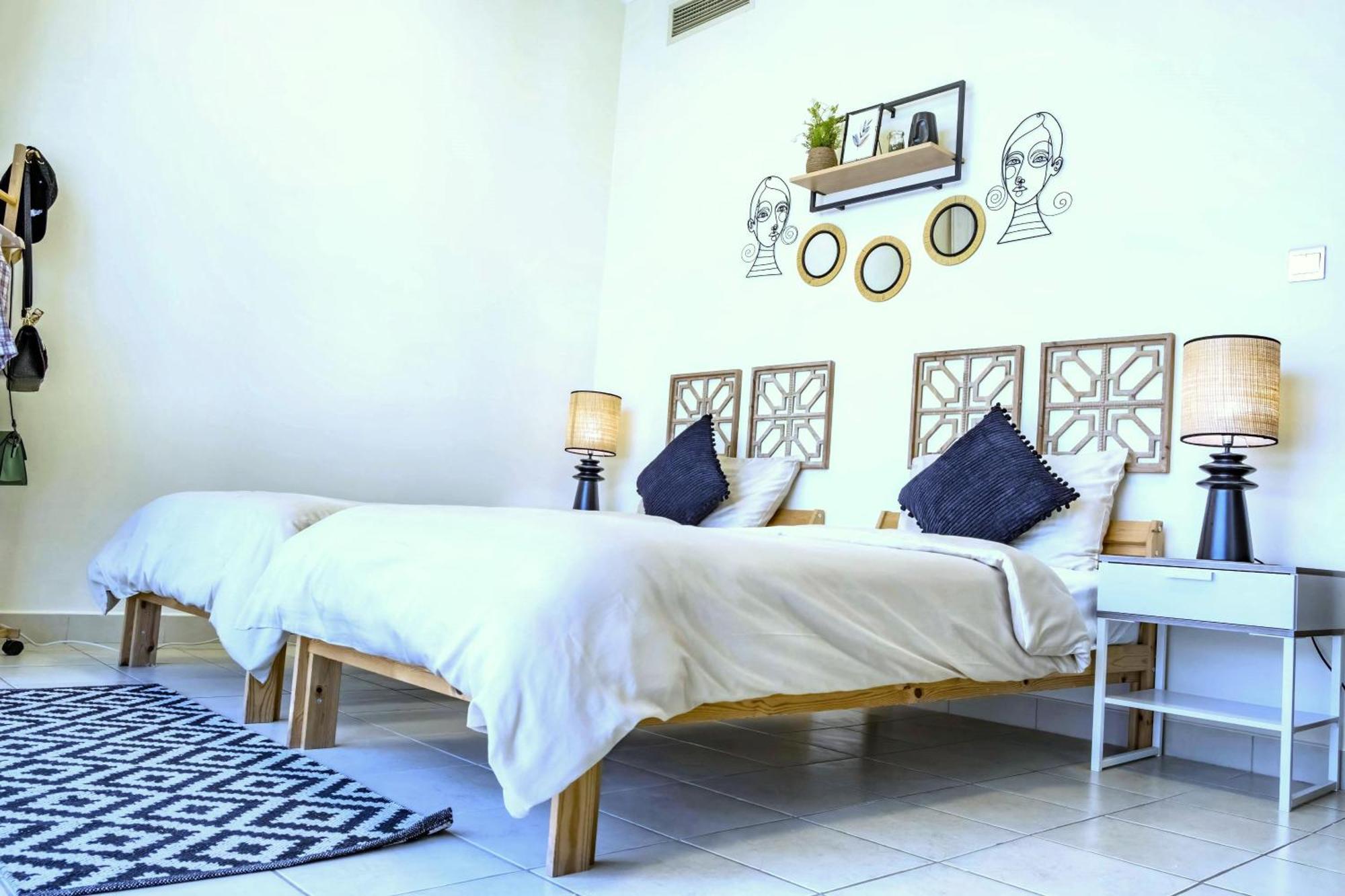 Marina Majesty- Homely & Cozy 2br, Canalview, Location * Dubai