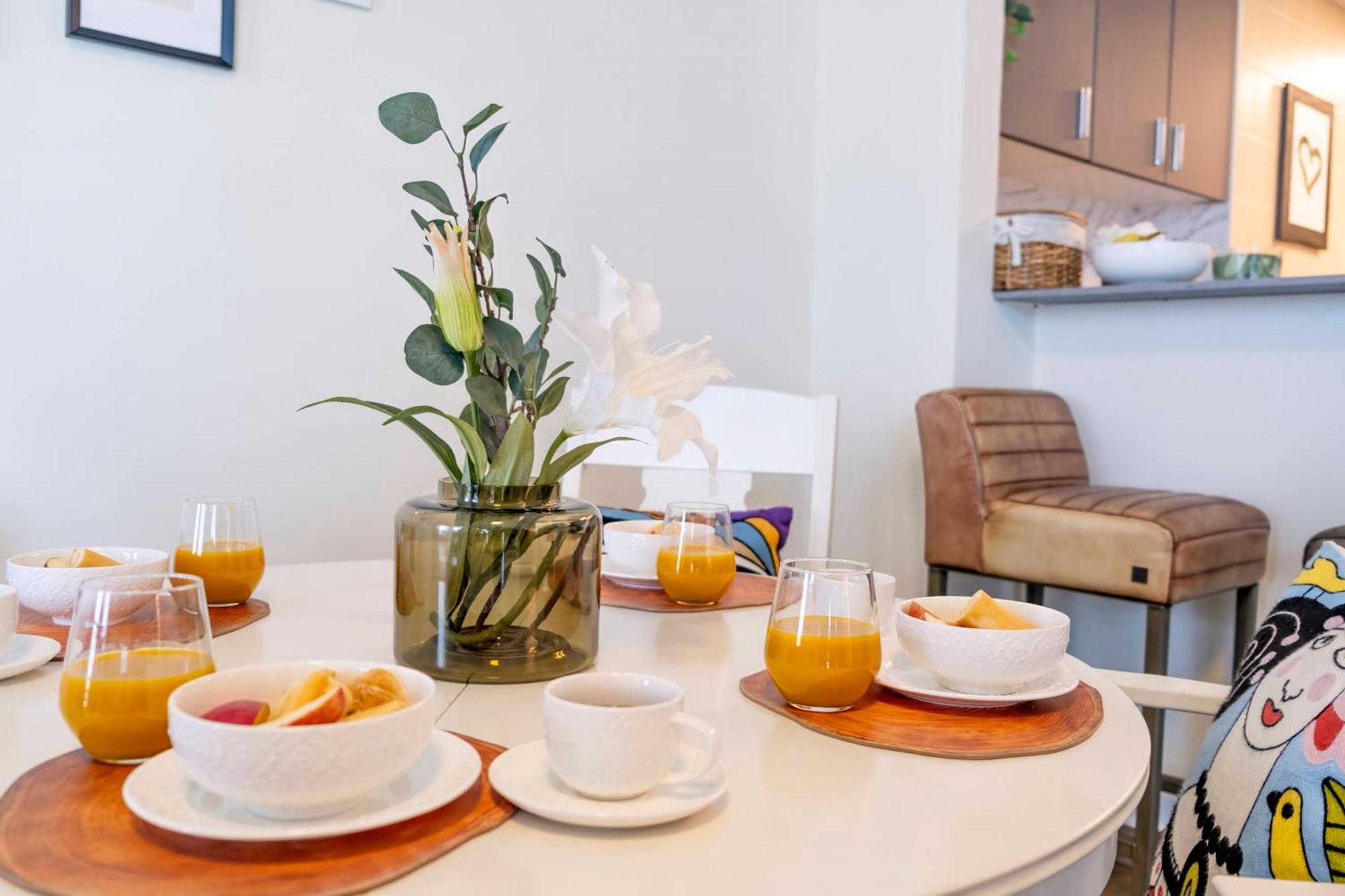 Marina Majesty- Homely & Cozy 2br, Canalview, Location Apartment