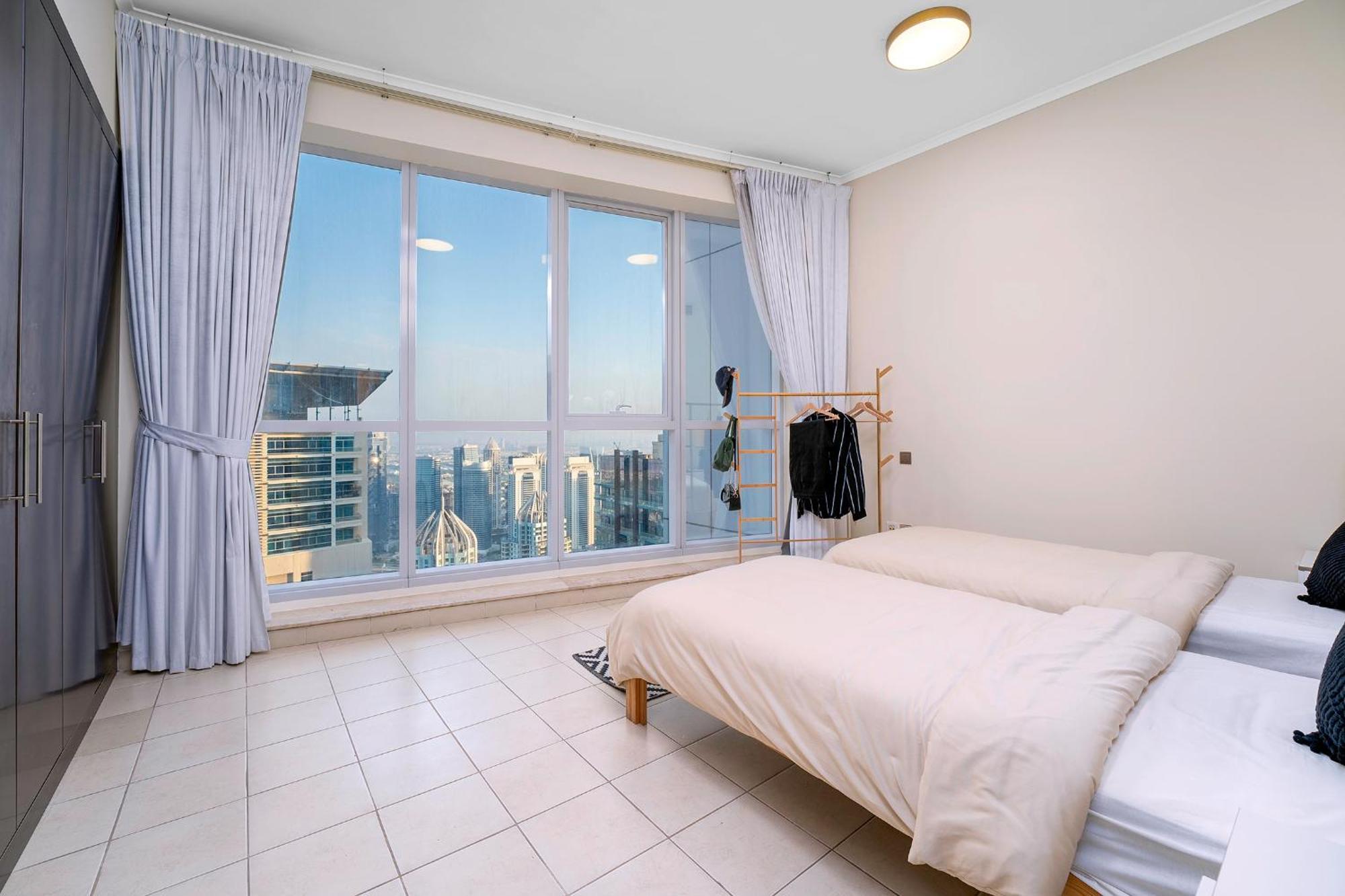 Marina Majesty- Homely & Cozy 2br, Canalview, Location Apartment Dubai