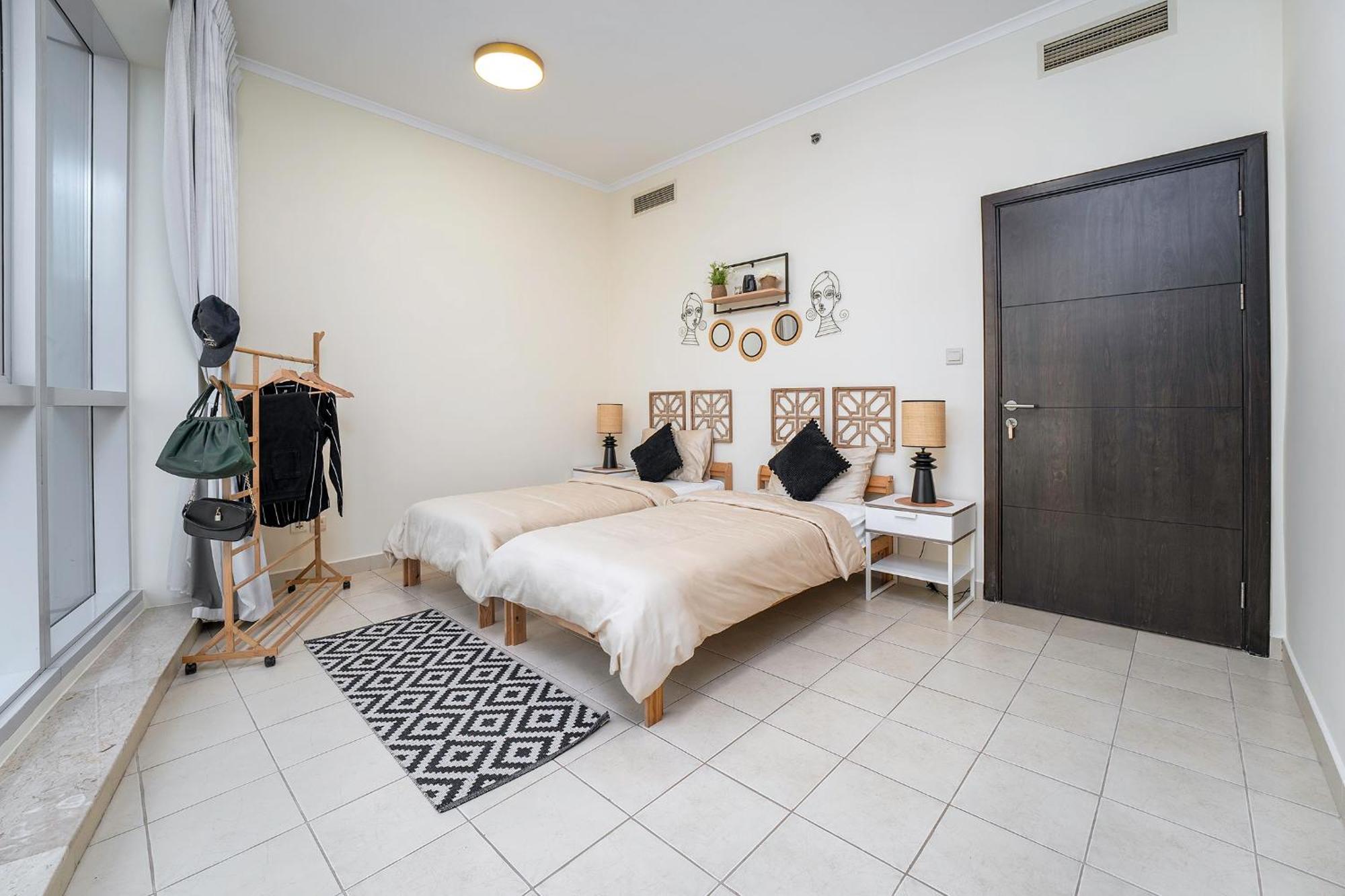 Marina Majesty- Homely & Cozy 2br, Canalview, Location Apartment *