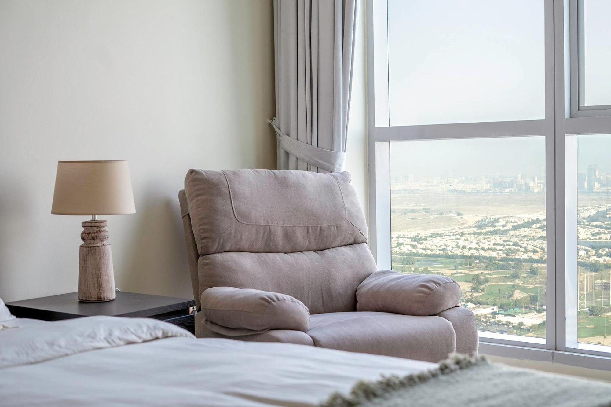 Marina Majesty- Homely & Cozy 2br, Canalview, Location Apartment Dubai