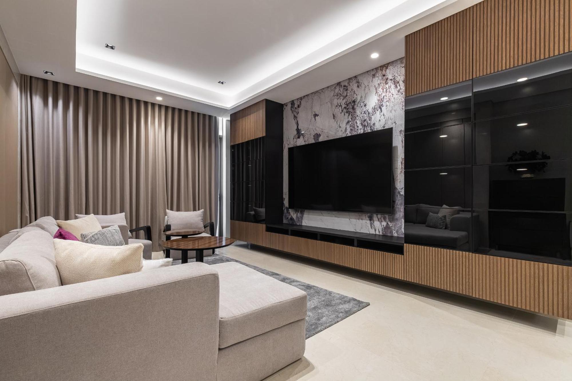 Apartment Simply Comfort At Nobles Tower Luxury Burj View Dubai