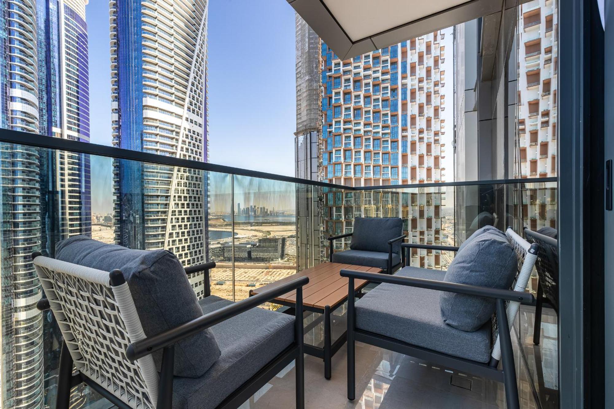 Simply Comfort At Nobles Tower Luxury Burj View * Dubai