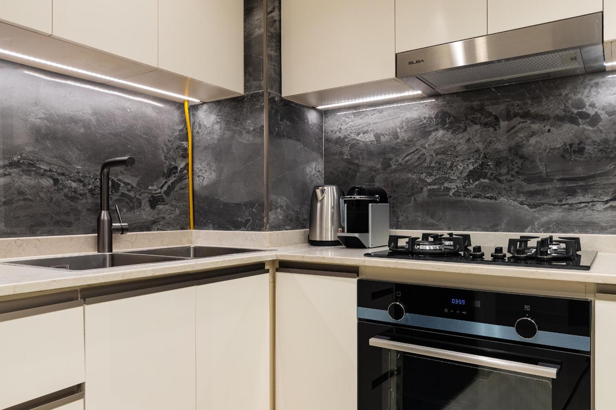 Simply Comfort At Nobles Tower Luxury Burj View Apartment Dubai