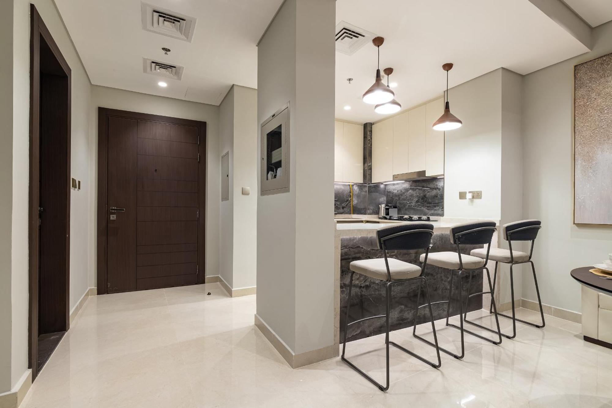 Simply Comfort At Nobles Tower Luxury Burj View *