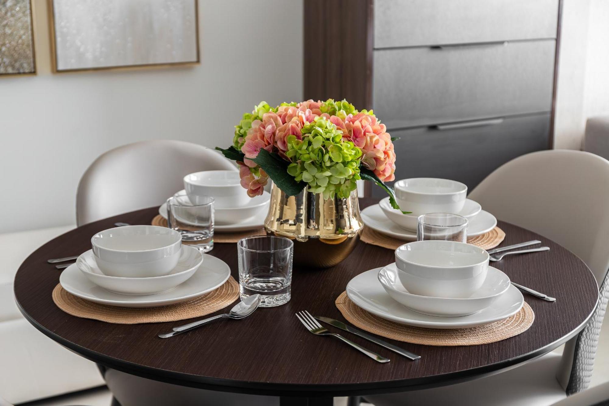 Apartment Simply Comfort At Nobles Tower Luxury Burj View