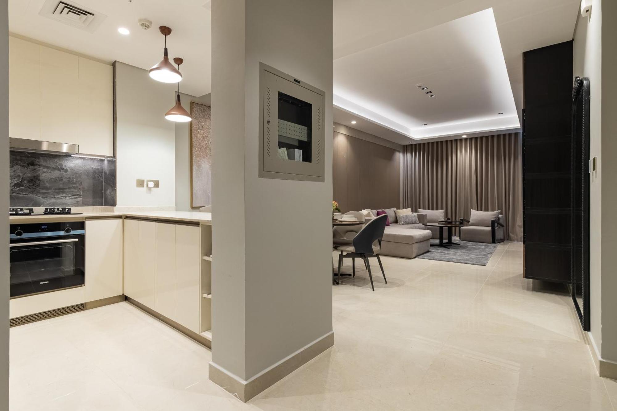 Simply Comfort At Nobles Tower Luxury Burj View * Dubai