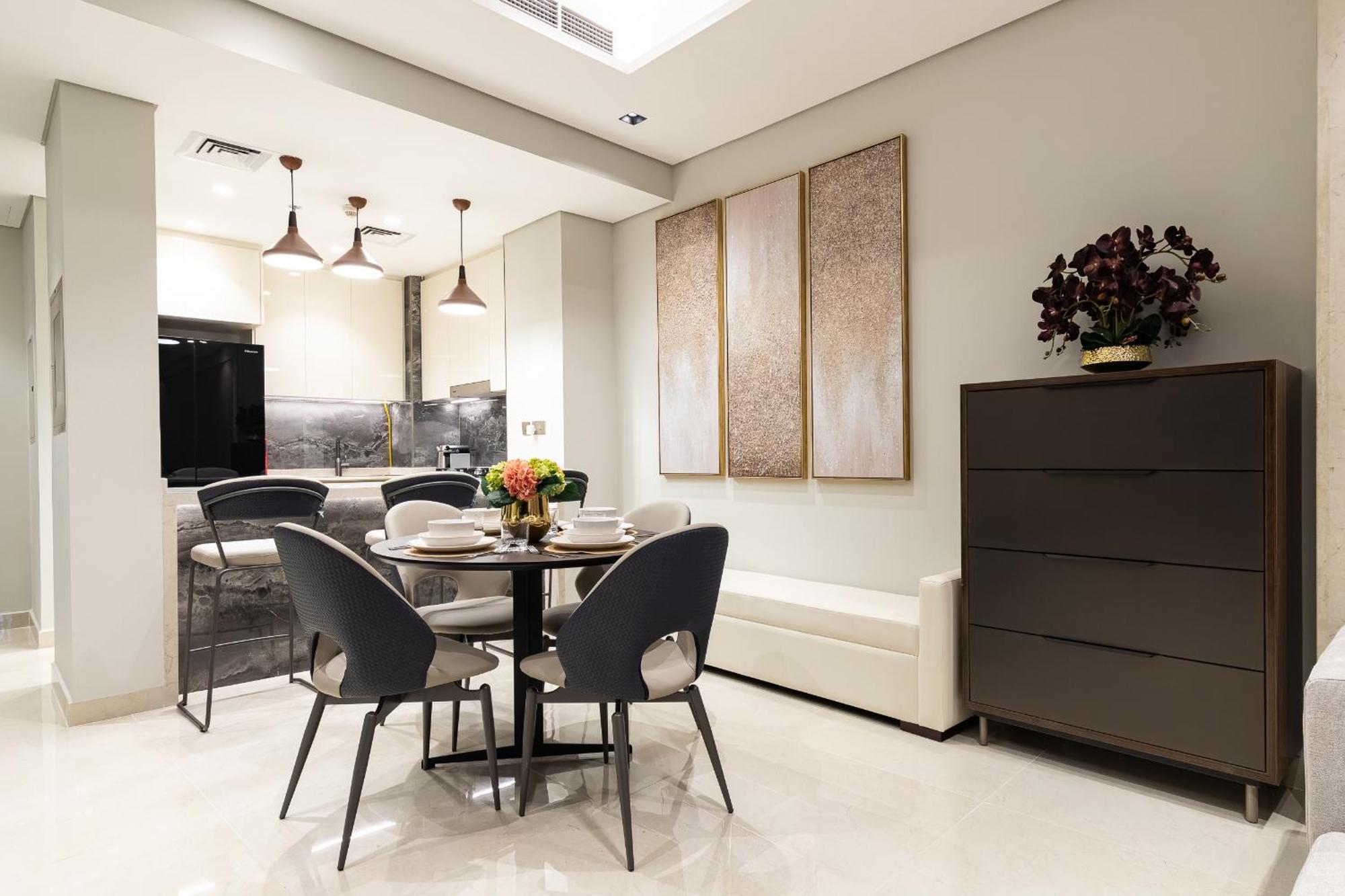 Simply Comfort At Nobles Tower Luxury Burj View Apartment Dubai