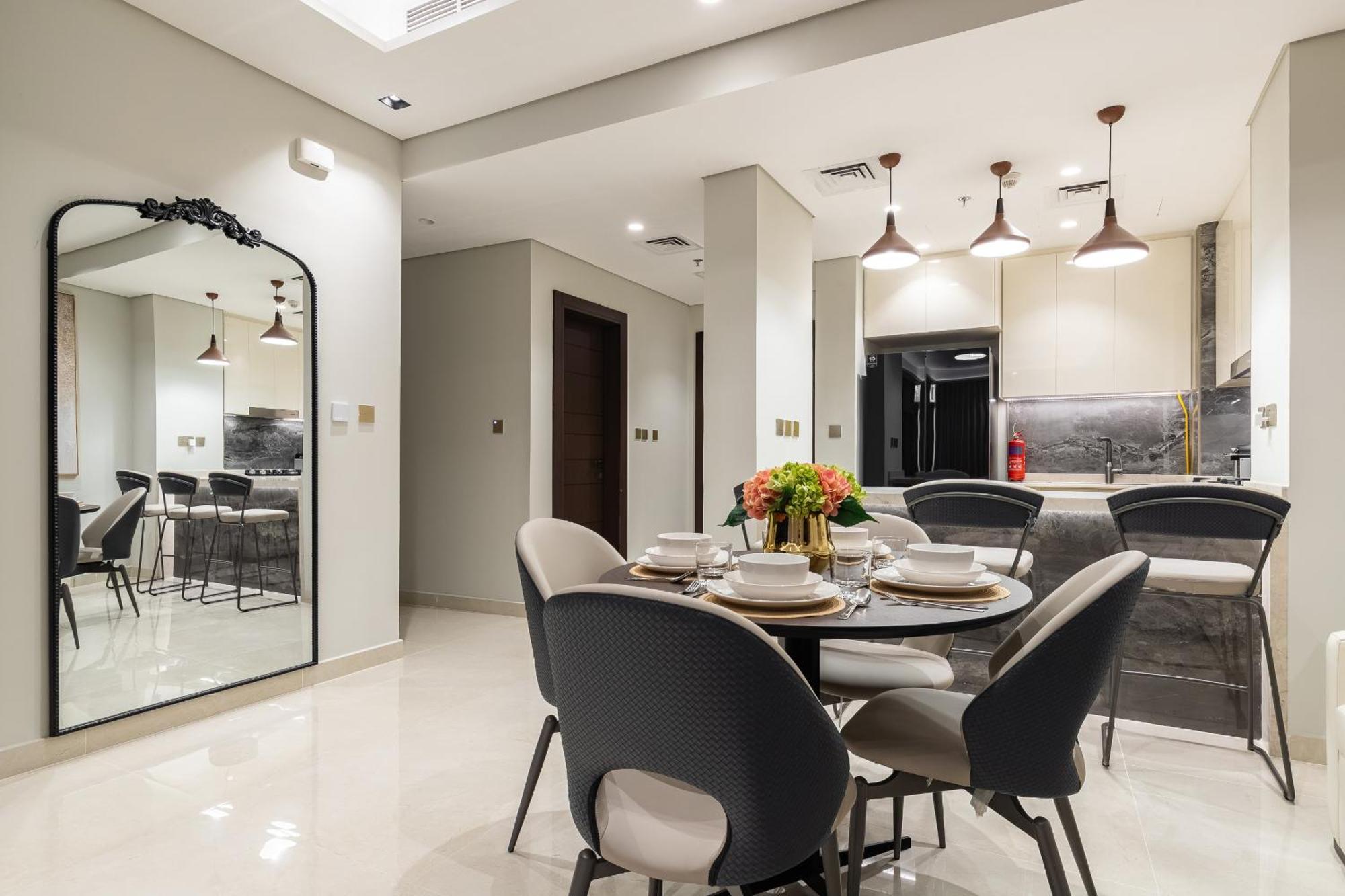 Simply Comfort At Nobles Tower Luxury Burj View * Dubai