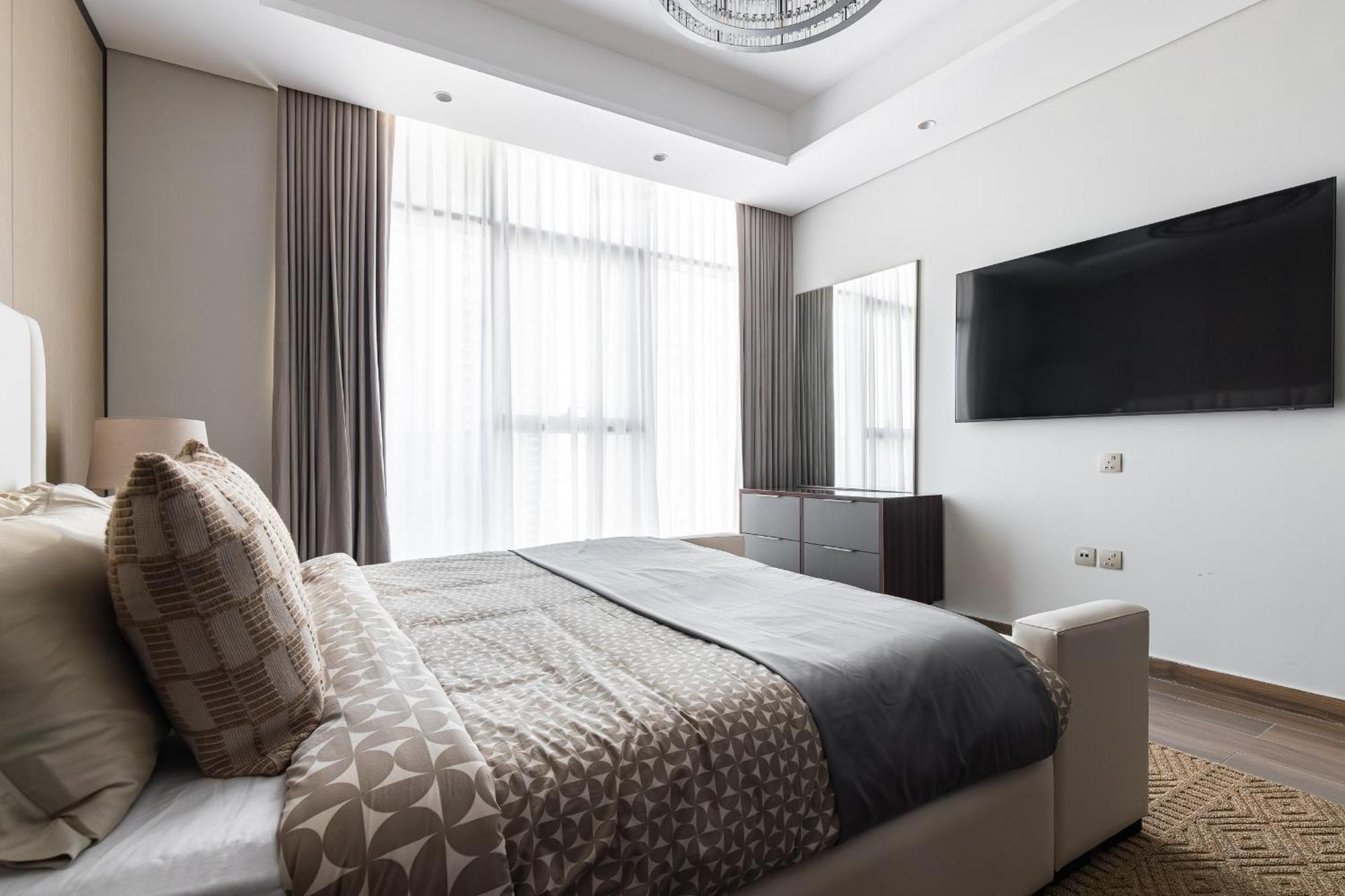 Simply Comfort At Nobles Tower Luxury Burj View Dubai