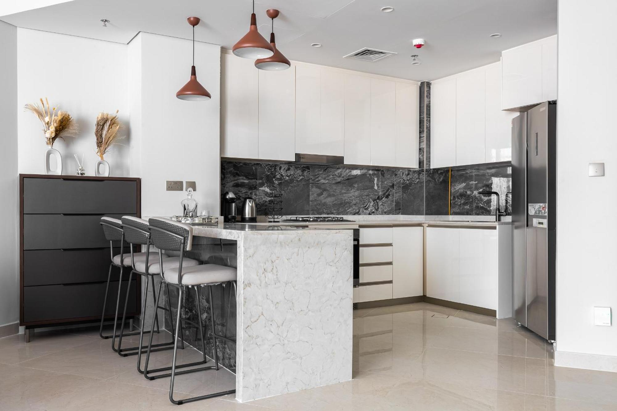 Simply Comfort At Nobles Tower Luxury Burj View Apartment