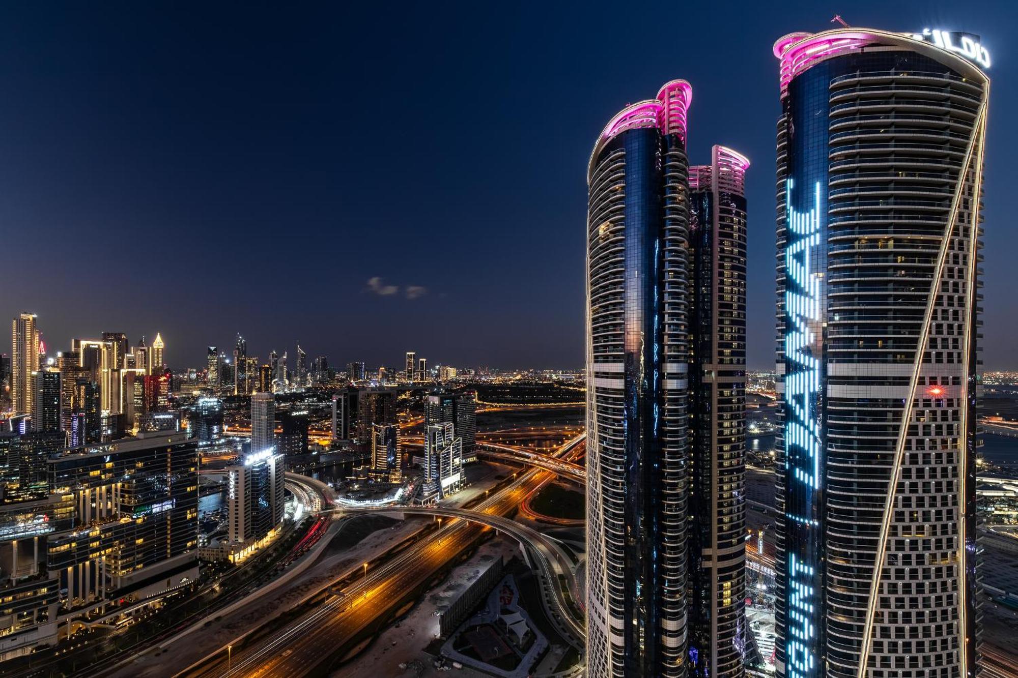 Simply Comfort At Nobles Tower Luxury Burj View Apartment