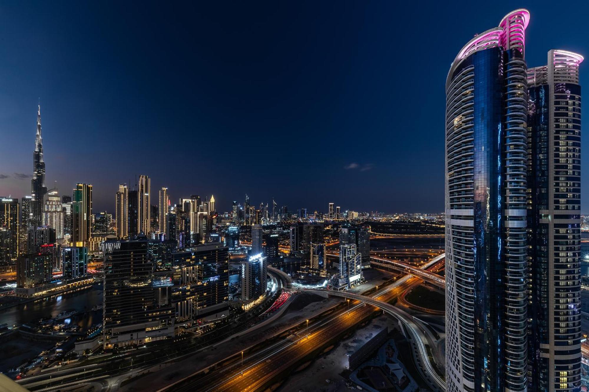 Simply Comfort At Nobles Tower Luxury Burj View Dubai